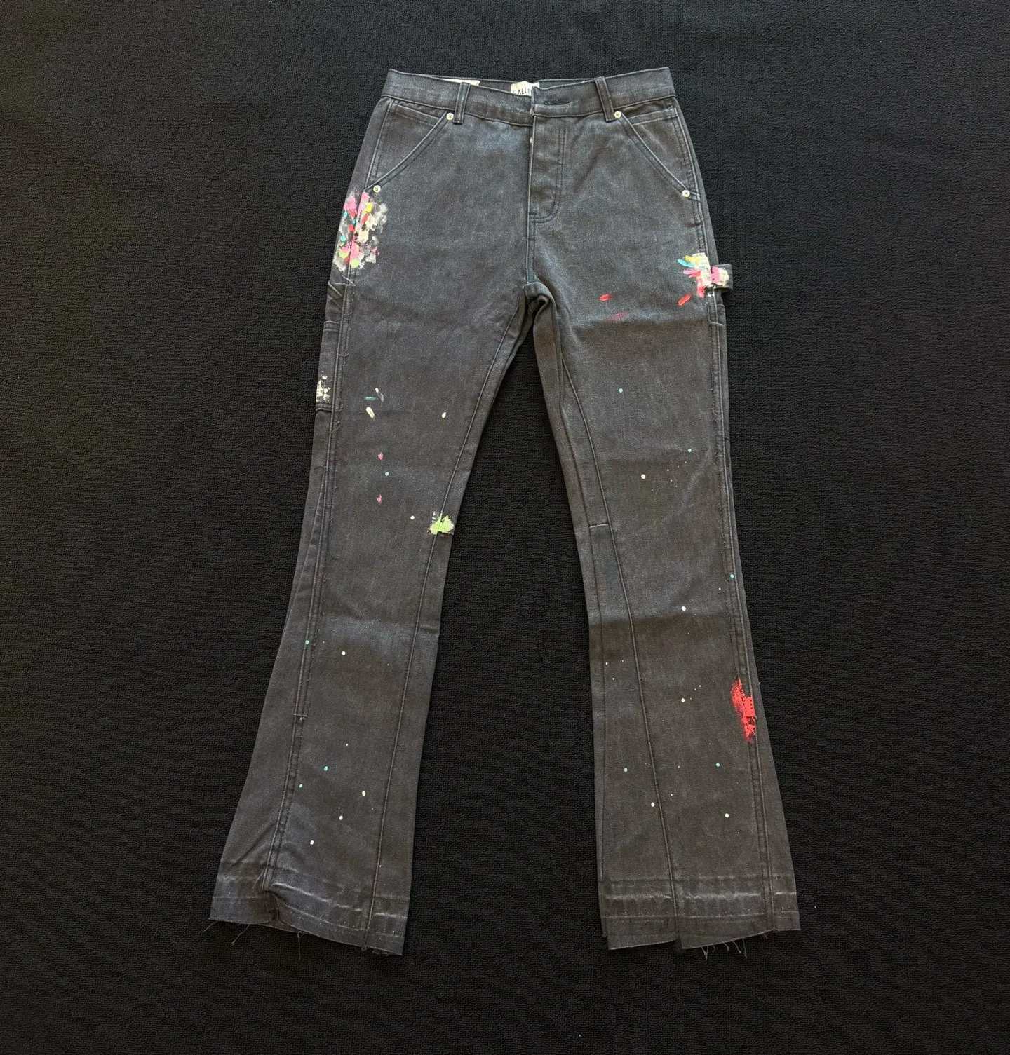 New P250 model number: D381 GALLERY DEPT classic simple washed gray spliced bootcut jeans SIZE#28 30 32 34 36 Size reference #28 waist 71 hips 96 pants length 101 30 waist 76 hips 101 pants length 103 32 waist 81 hips 106 pants length 105 34腰围86臀围111裤长107 36腰围91臀围116裤长109